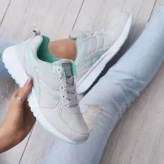 Buty sneakersy - czym są i jak różnią się od innego obuwia?